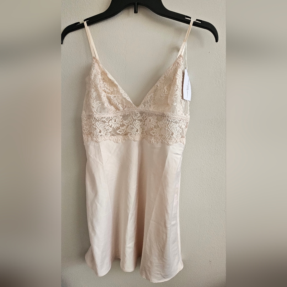 NWT In Bloom Elegant Cream Lace Slip Dress Size S
